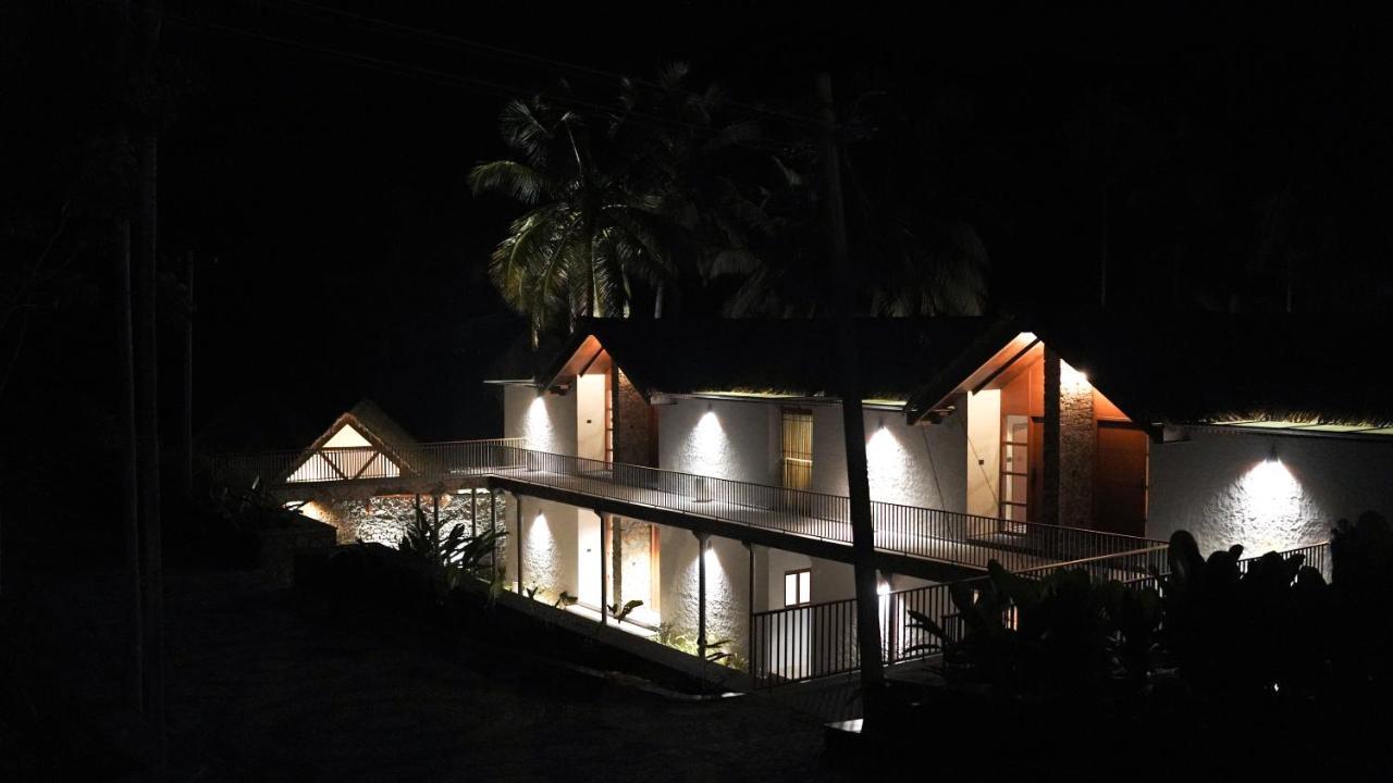 Maayaa Riverside Villa By Kpm Tripenta Attappadi Ngoại thất bức ảnh